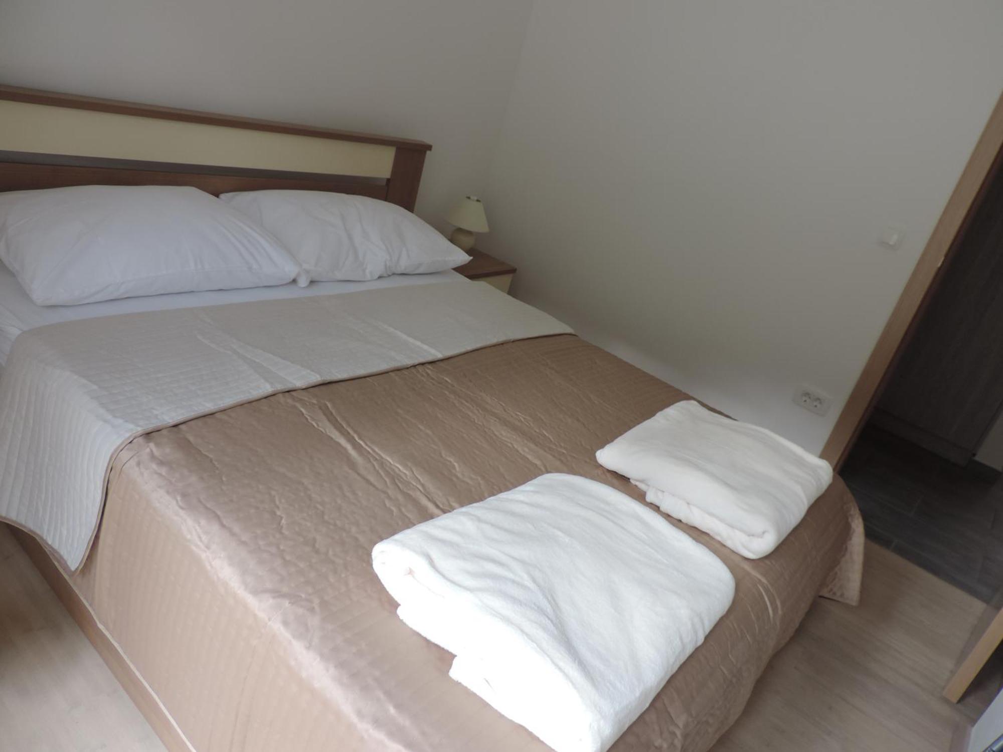 Apartments Lori Biograd Na Moru Ngoại thất bức ảnh